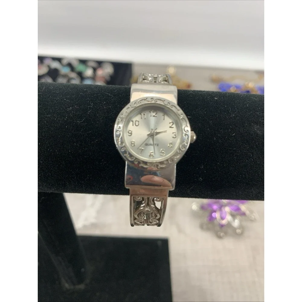 MZ Berger Watch Bangle‎ Women 22mm Silver Tone Stainless Steel Needs Battery